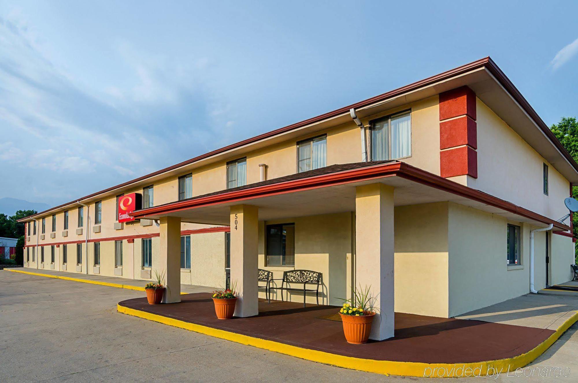 Econo Lodge Lansing - Leavenworth Dış mekan fotoğraf